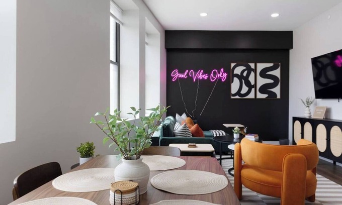 Cleveland Apartment | Beautiful 2Bed - 10 min. to downtown/Cavs/Browns