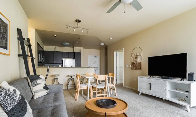 Mercer Island Apartment | Beautiful 2BR Place on Mercer Island + Pets OK
