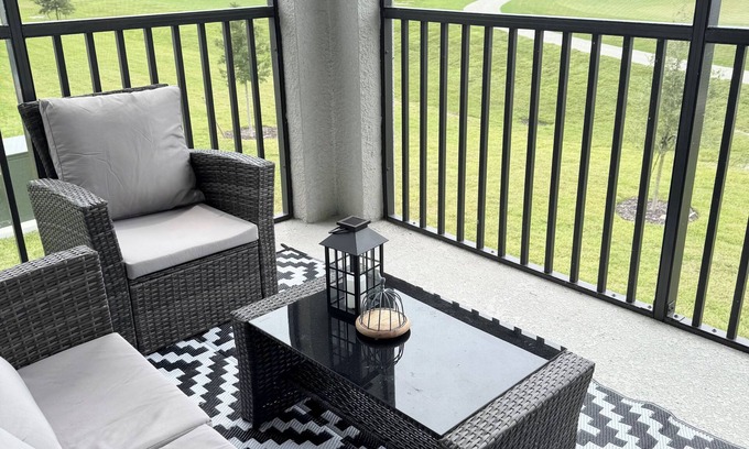 Venice Condo | Beautiful 3-Bed Resort Style Furnished Condo with Golf Membership Available!