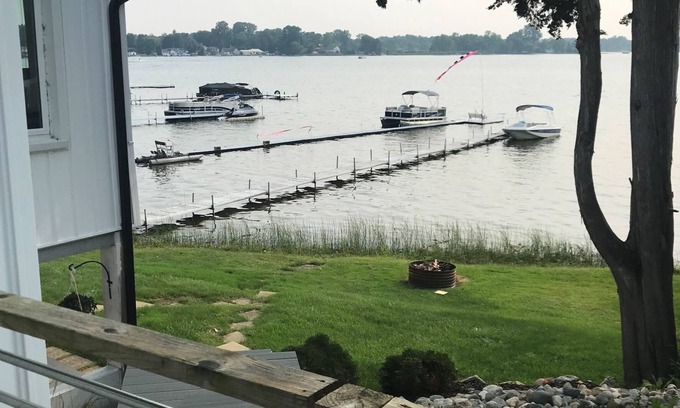 Whitmore Lake House | Beautiful 3-bedroom LAKEFRONT home near Ann Arbor