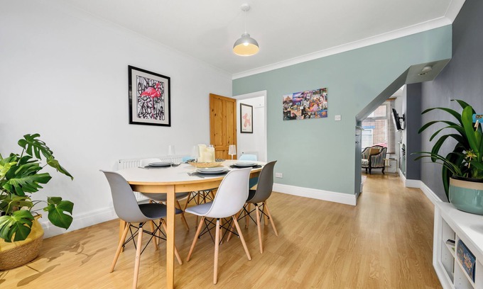 Sandbach House | 🖤 Beautiful 3 bedroom EXCLUSIVE Victorian terraced house - dog friendlyn