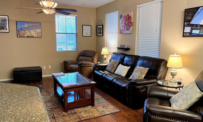 South Mountain House | Beautiful 3bd/3ba Phoenix Home near Downtown Area, ASU!
