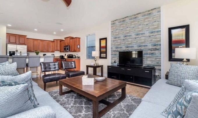 Tuscan Ridge House | Beautiful 4 Bed Pool Home with Game Room-1456MS