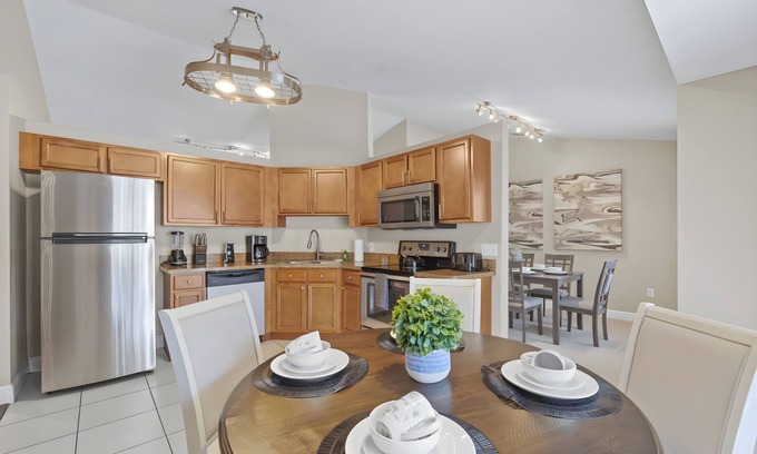 Briargrove House | Beautiful 4 Bedroom Home with Swimming Pool