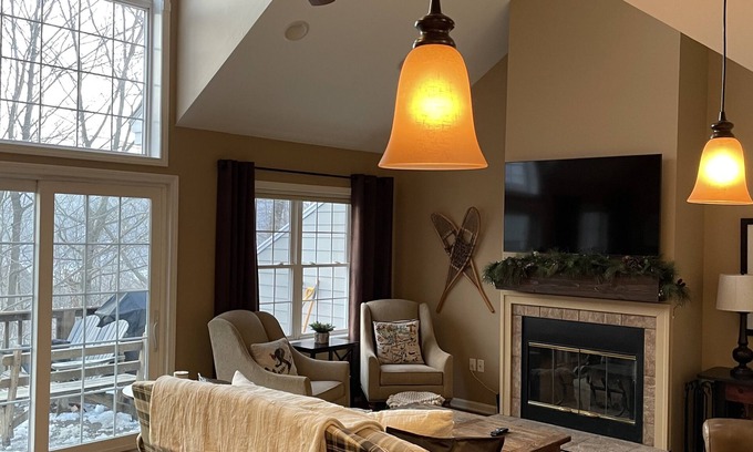 Hancock House | Beautiful 4 Bedroom Townhouse in the Berkshires at Jiminy Peak Resort