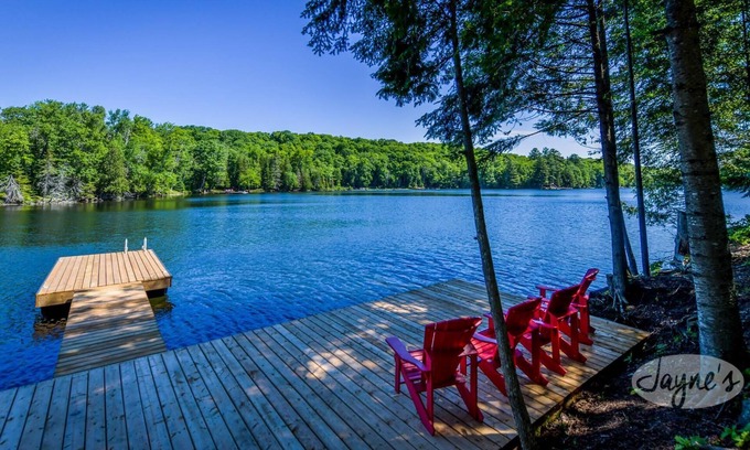 Haliburton Cottage | Beautiful 4bed 2bath cottage on Drag Lake in Haliburton! Bunkie!