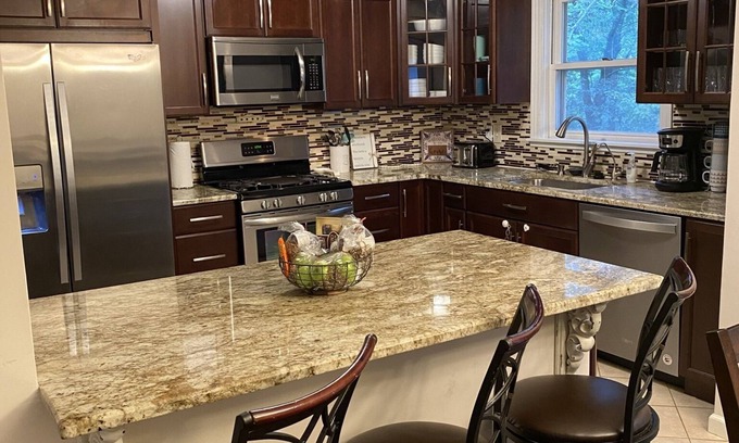 Grand Rivers House | Beautiful 5 BDR/4 Bath, 11 Beds, Sleeps 15, by Patti's w/Pool Table!