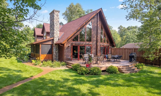Crosslake Cabin | Beautiful 5-bedroom house in Enchanting Crosslake -Pontoon Incl with 7 day stay!