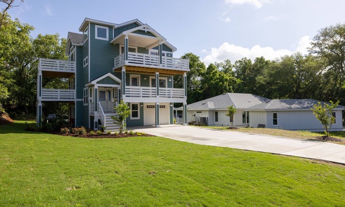 Duck House | Beautiful 5 bedroom home - heated pool for an extra fee & hot tub