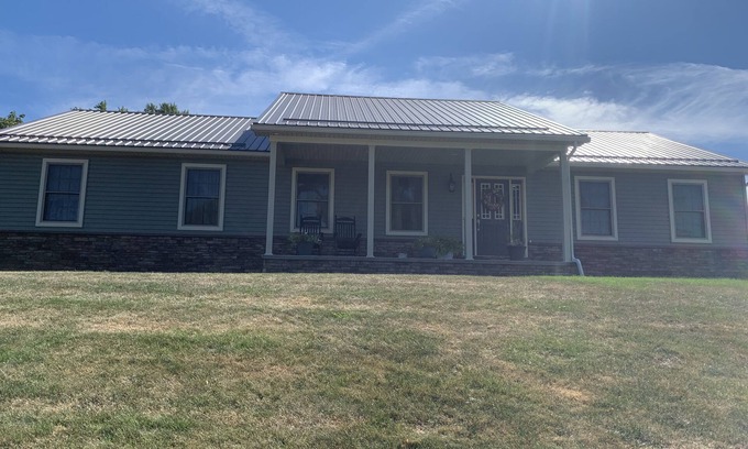 Oakland Mills House | Beautiful 5-Bedroom Home with Lots of Space