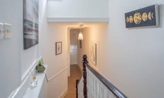 Lewisham House | Beautiful 5 Bedroom House With Private Garden