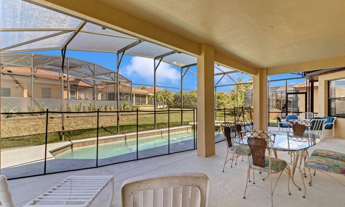 Buena Ventura Lakes House | Beautiful 5 bedrooms with pool close to Disney