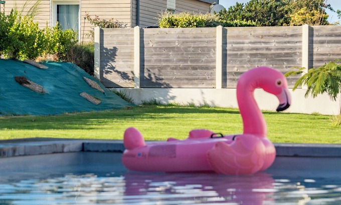 Plouarzel House | Beautiful 8-person house with heated pool – sea & relaxation in Trézien” PLZ18