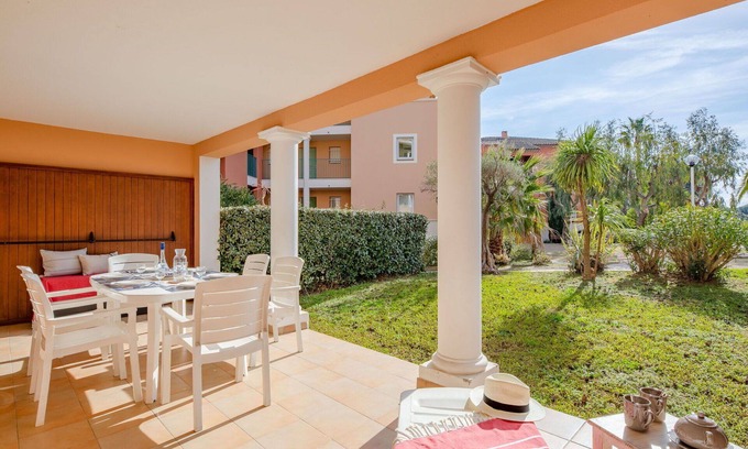 Les Issambres Apartment | Beautiful apartment for 6 people with A/C, pool, WIFI, TV, terrace and parking