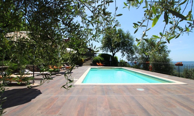 Loro Ciuffenna Apartment | Beautiful apartment for 6 people with pool, WIFI, TV, pets allowed and parking