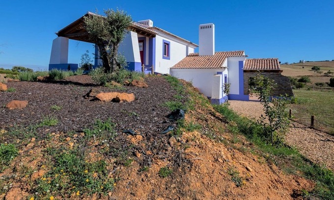 Santiago do Cacem Cottage | Beautiful apartment in Cercal with a private terrace