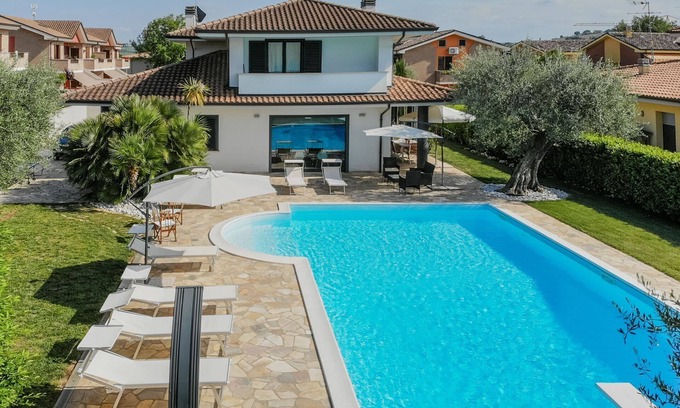 Ripe Villa | Beautiful and elegant villa with pool in Trecastelli, near Senigallia, only 12 km from the sea