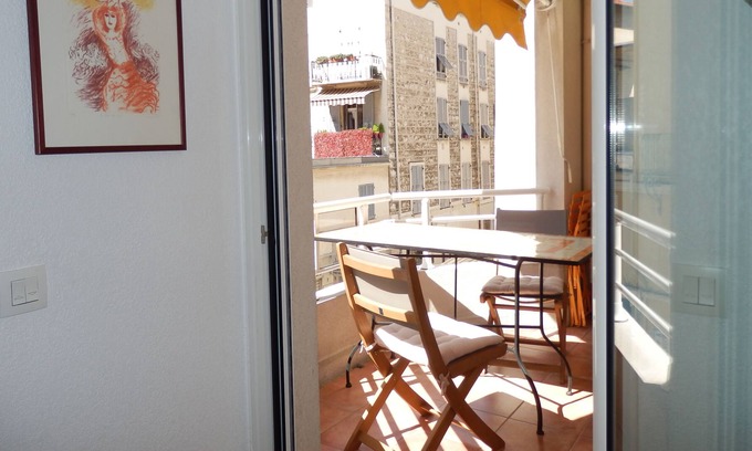 Lepante Quarter Apartment | Beautiful and quiet residential apartment Air-conditioned with Terrace in Nice