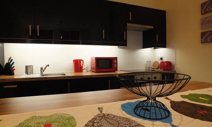 New Town Apartment | Beautiful and Spacious 3 Bedroom Apartment East End of Prince Street