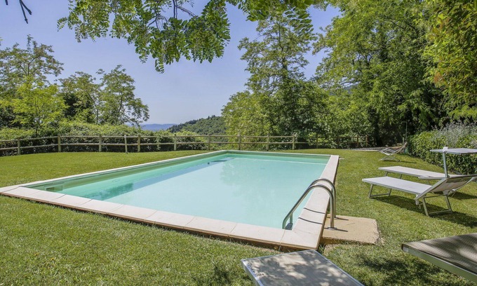 Sesto Fiorentino Villa | Beautiful apartment in villa for 3 people with WIFI, pool, TV, terrace, pets allowed and parking