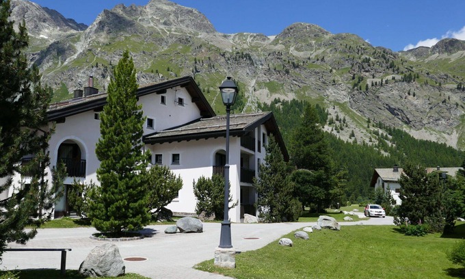 Sils-Maria Apartment | Beautiful apartment for 4 guests with WIFI, TV, balcony and pets allowed