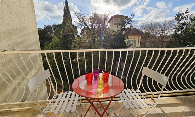 Les Sablettes Apartment | Beautiful apartment, air conditioning, WIFI, beach and shops within walking distance