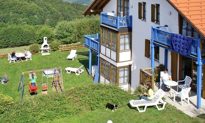 Schofweg Apartment | Beautiful apartment for 4 people with WIFI, TV, terrace, pets allowed and parking