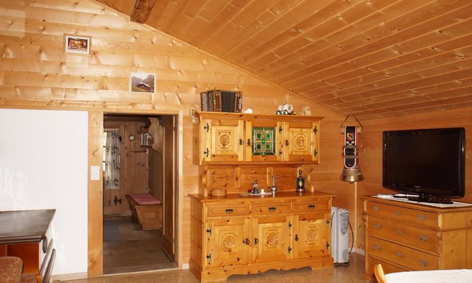 Boltigen Apartment | Beautiful apartment for 5 people with WIFI and balcony