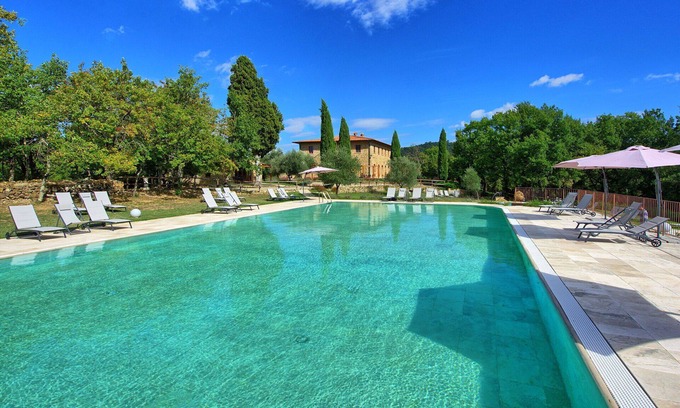 Simignano Apartment | Beautiful apartment for 4 people with WIFI, pool, TV and pets allowed