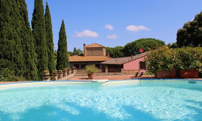Montespertoli Apartment | Beautiful apartment for 4 guests with pool, WIFI, TV and pets allowed
