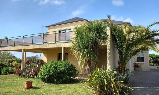 Plougonvelin Apartment | Beautiful apartment for 2 people with WIFI, TV, patio and pets allowed
