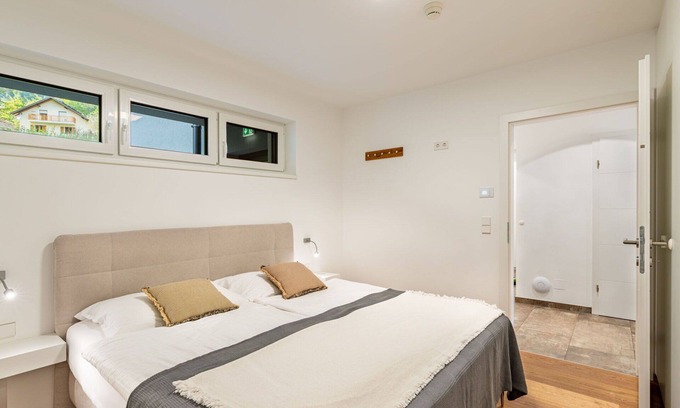 Annenheim Apartment | Beautiful apartment for 6 people with WIFI, TV, balcony, pets allowed and panoramic view