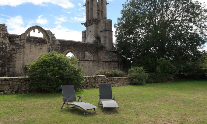 Pont-l'Abbe Apartment | Beautiful apartment for 4 people with WIFI, TV and terrace