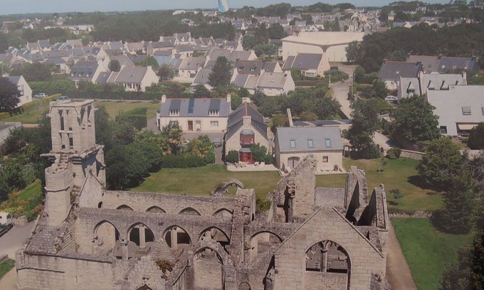 Pont-l'Abbe Apartment | Beautiful apartment for 4 people with WIFI, TV and terrace