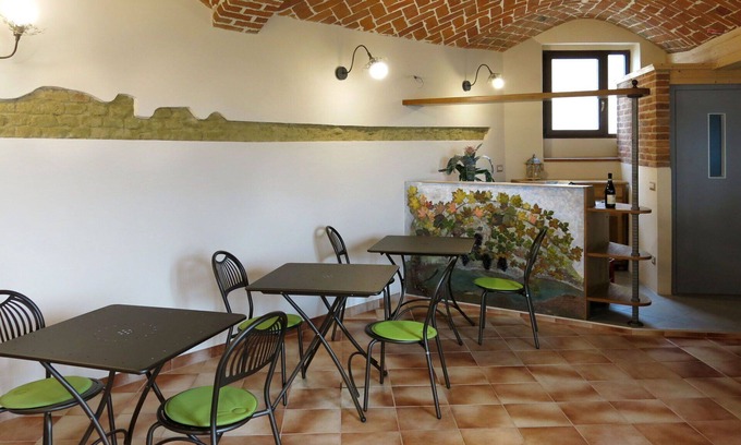 Cossombrato Apartment | Beautiful apartment for 9 people with A/C, pool, WIFI, TV, patio and pets allowed