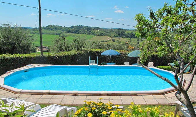San Miniato Villa | Beautiful apartment in villa for 6 people with pool, TV, patio and pets allowed