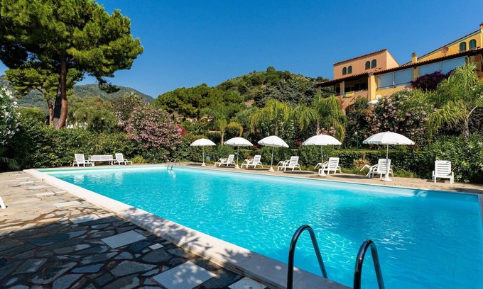 Ventimiglia Apartment | Beautiful apartment for 4 people with pool, WIFI, balcony, pets allowed and parking