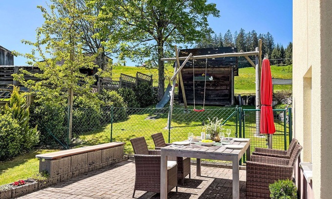 Eisenbach Apartment | Beautiful apartment for 3 guests with WIFI, TV, patio and pets allowed