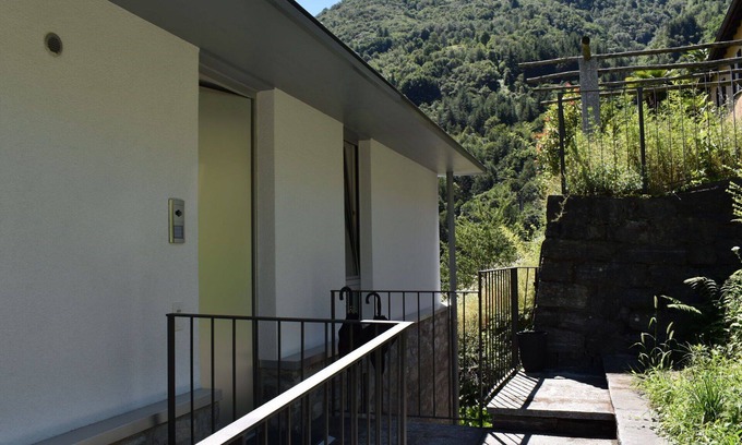 Intragna Apartment | Beautiful apartment for 4 guests with WIFI, pool, TV, patio, pets allowed and panoramic view