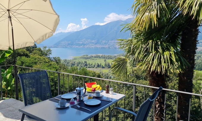 Magadino Apartment | Beautiful apartment for 2 guests with WIFI, TV, patio and panoramic view