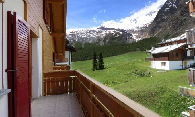 Saas-Fee Apartment | Beautiful apartment for 5 guests with TV