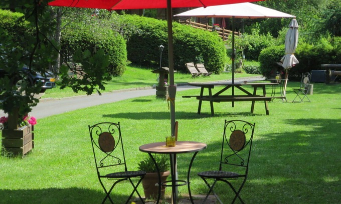 Schoenecken Apartment | Beautiful apartment for 2 guests with WIFI, TV, patio, pets allowed and parking