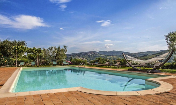 Allerona Apartment | Beautiful apartment for 6 guests with pool, WIFI, TV, patio, pets allowed and panoramic view