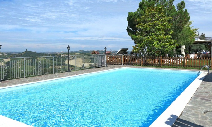 Vinchio Apartment | Beautiful apartment for 5 people with pool, A/C, WIFI, TV, terrace, pets allowed and panoramic v.