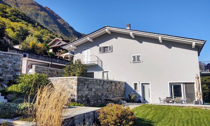 Samolaco Apartment | Beautiful apartment for 4 people with WIFI, A/C, TV and patio