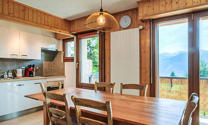 Anzere Apartment | Beautiful apartment for 7 people with WIFI, TV and balcony