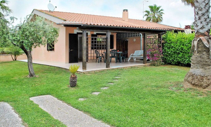 Fondi Apartment | Beautiful apartment for 6 people with WIFI, A/C, TV, terrace and pets allowed