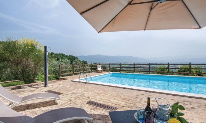 Fornole Apartment | Beautiful apartment for 4 guests with A/C, WIFI, pool, TV, veranda and parking