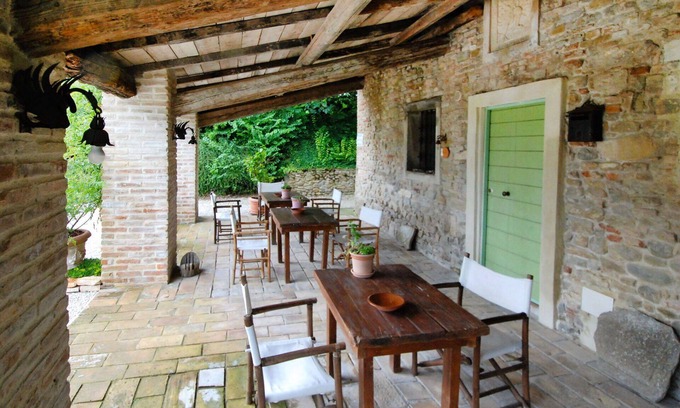 Granarola Apartment | Beautiful apartment for 2 people with pool, WIFI, A/C, TV, patio and pets allowed