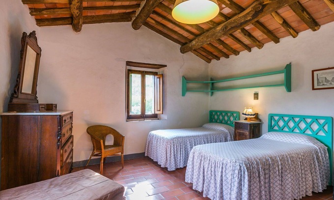 Pescia Apartment | Beautiful apartment for 4 people with pool, WIFI, TV, patio and pets allowed